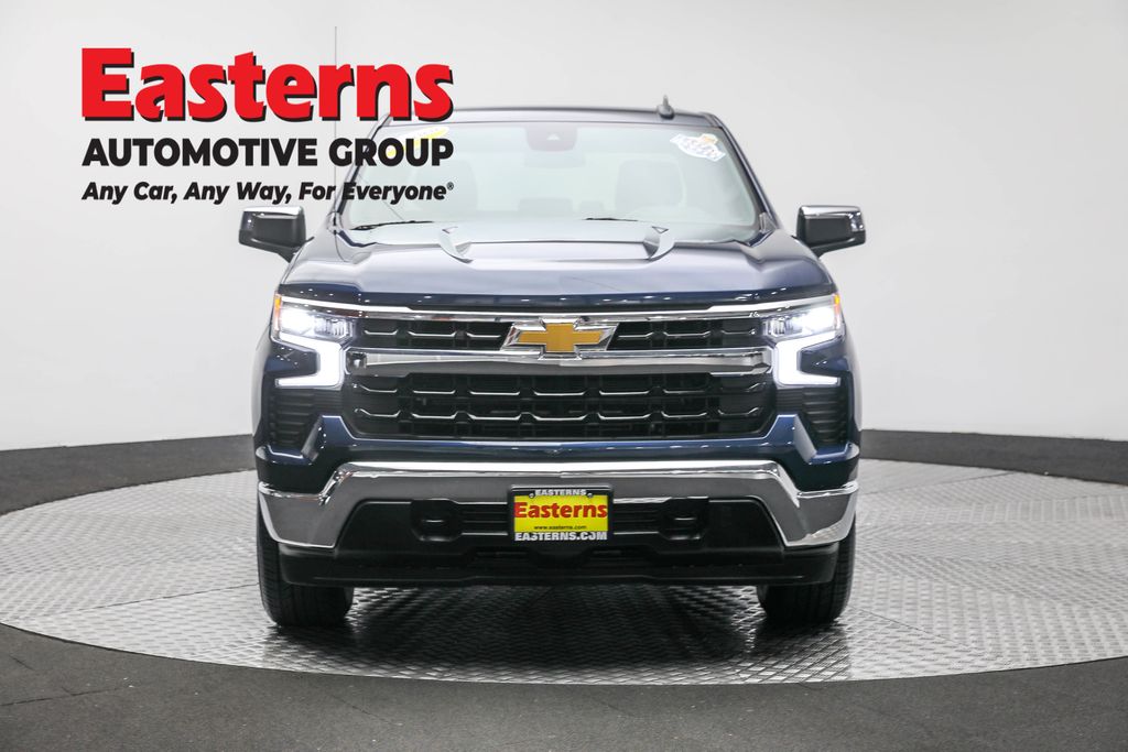 2022 Chevrolet Silverado 1500 LT photo 2
