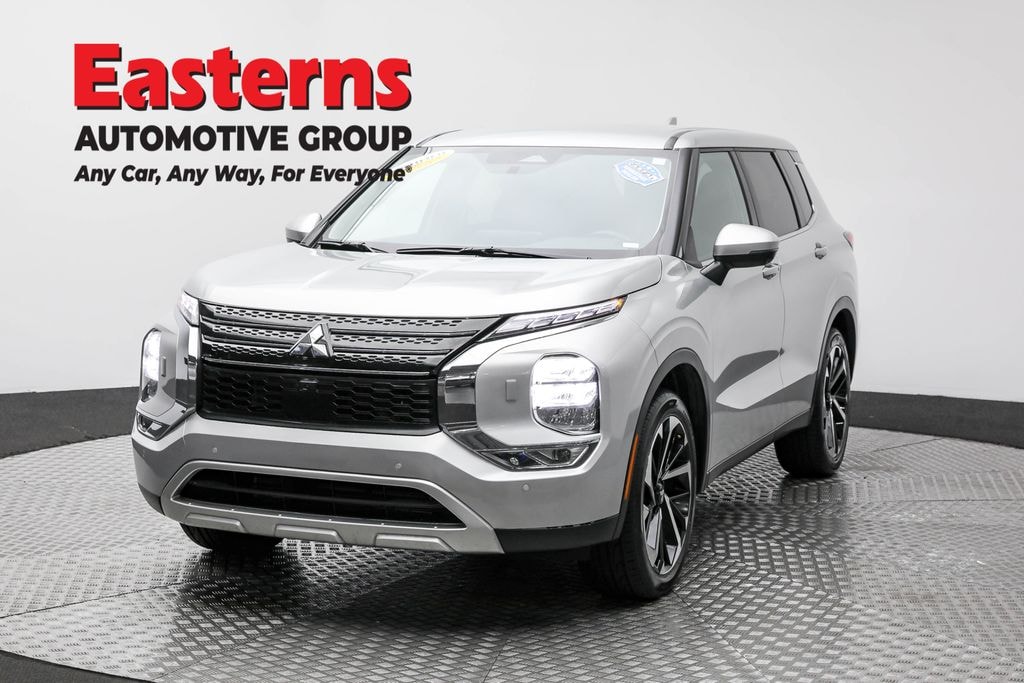 Used 2024 Mitsubishi Outlander SE SUV