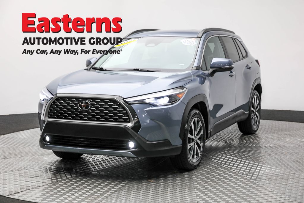 2024 Toyota Corolla Cross XLE's photo