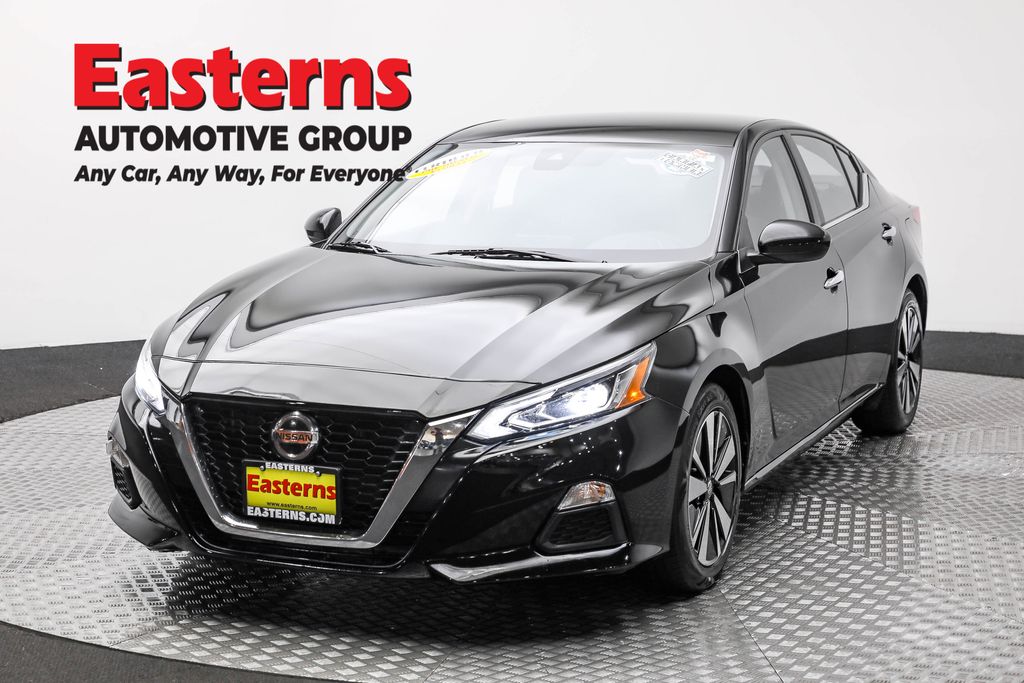 2022 Nissan Altima SV's photo