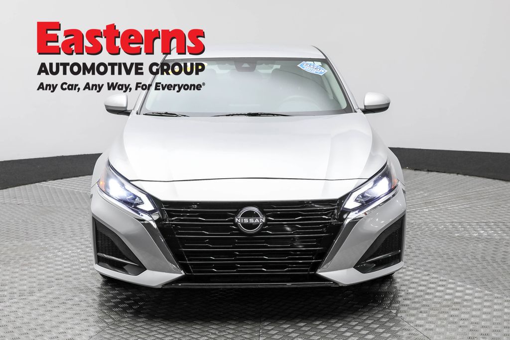 2023 Nissan Altima 2.5 SV photo 2