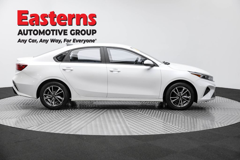 2022 Kia Forte LXS photo 4