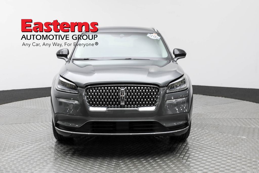 2021 Lincoln Corsair Standard photo 2