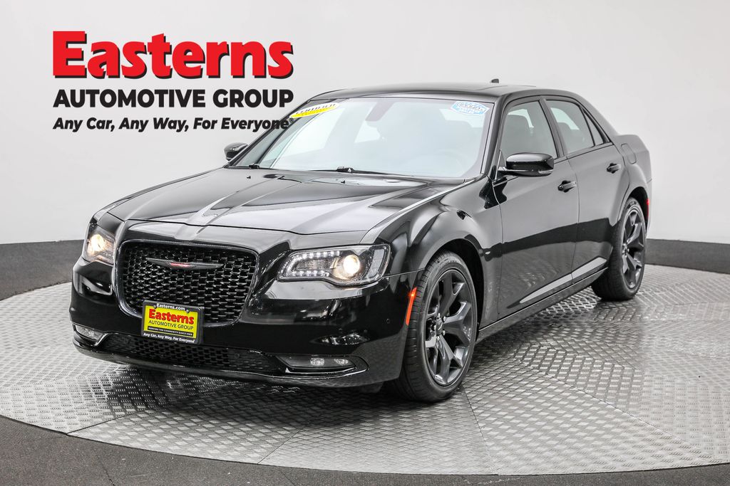 2023 Chrysler 300 S's photo