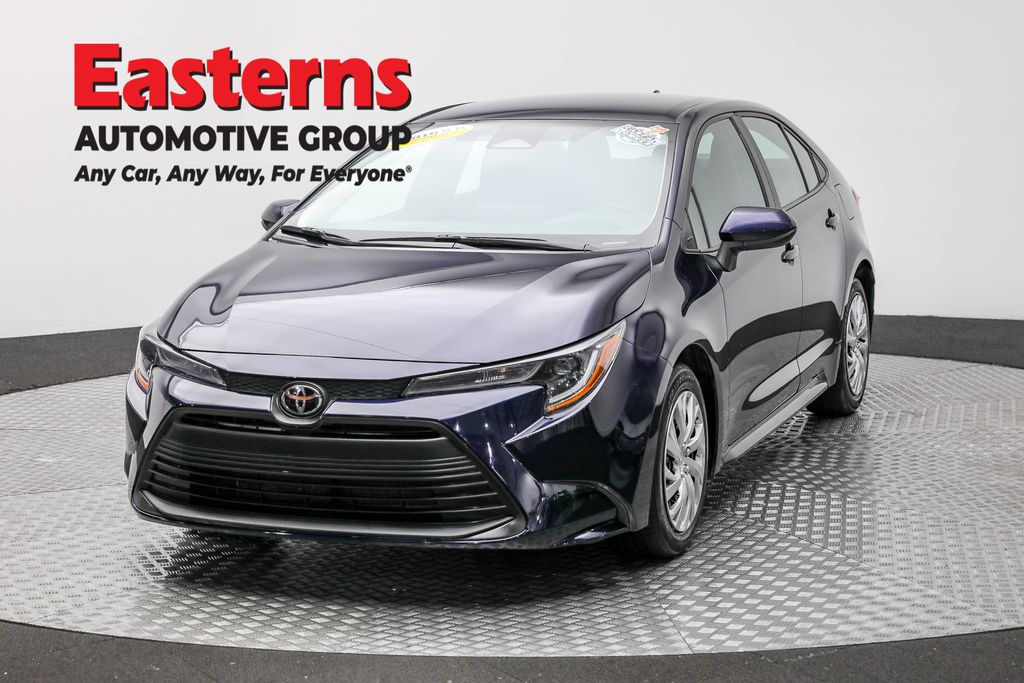 2023 Toyota Corolla LE's photo