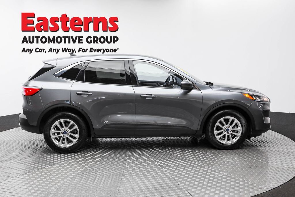 2021 Ford Escape Hybrid SE photo 4