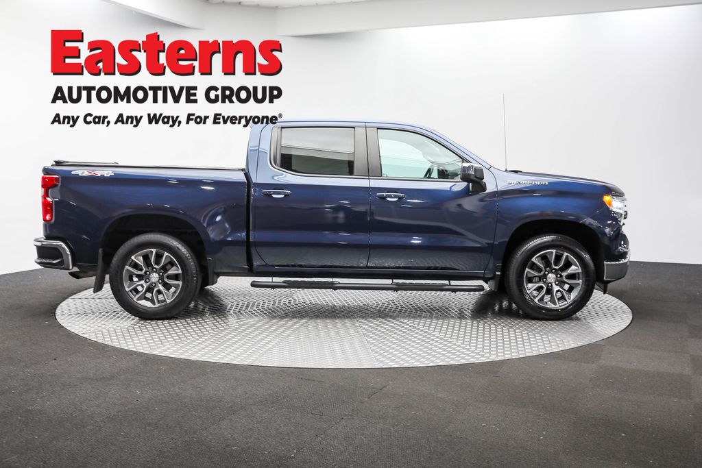 2022 Chevrolet Silverado 1500 LT photo 4