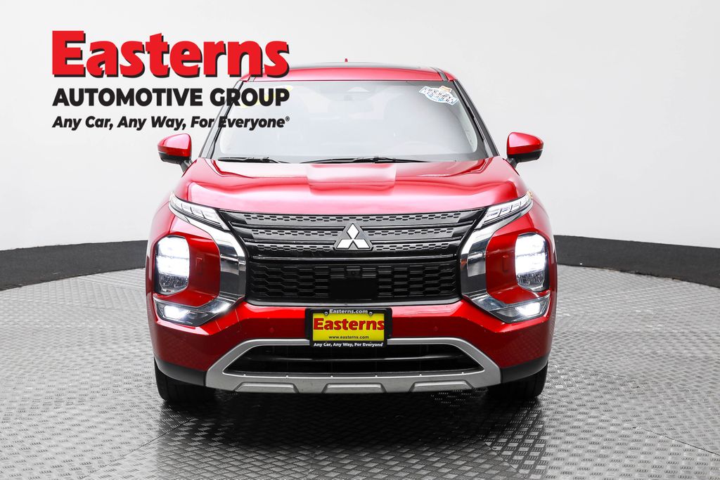 2023 Mitsubishi Outlander PHEV SE photo 2