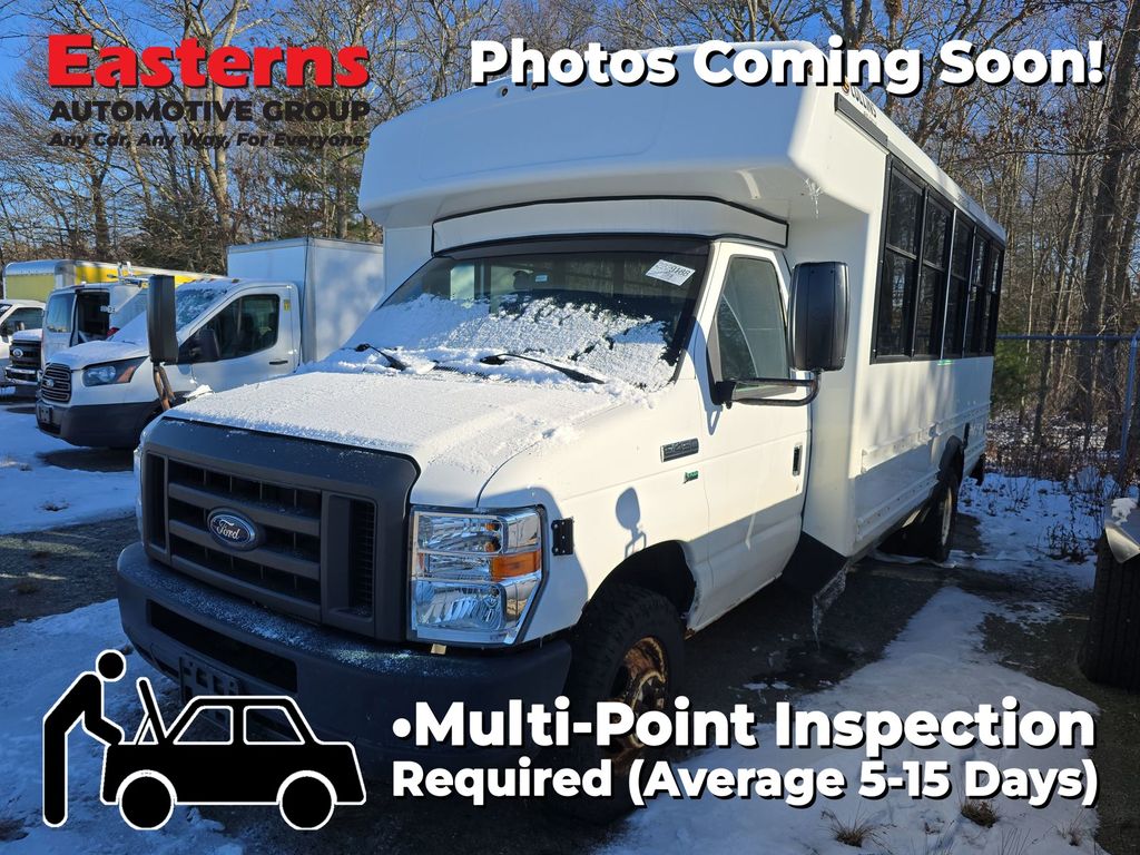 2018 Ford E-Series DRW E-450 Super Duty 158 in WB's photo