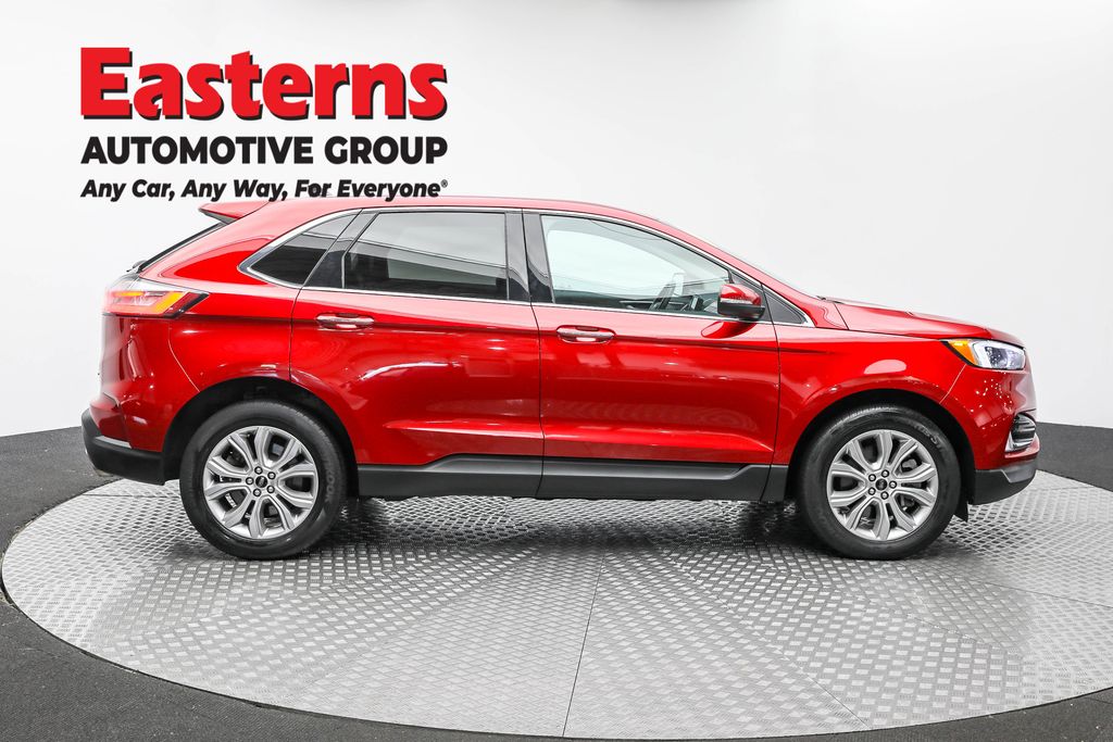 2024 Ford Edge Titanium photo 3