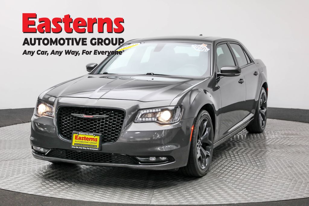 2023 Chrysler 300 S's photo