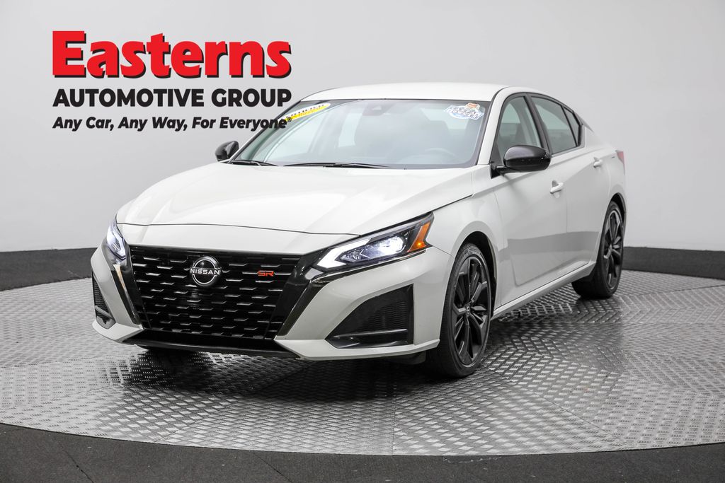 2023 Nissan Altima SR