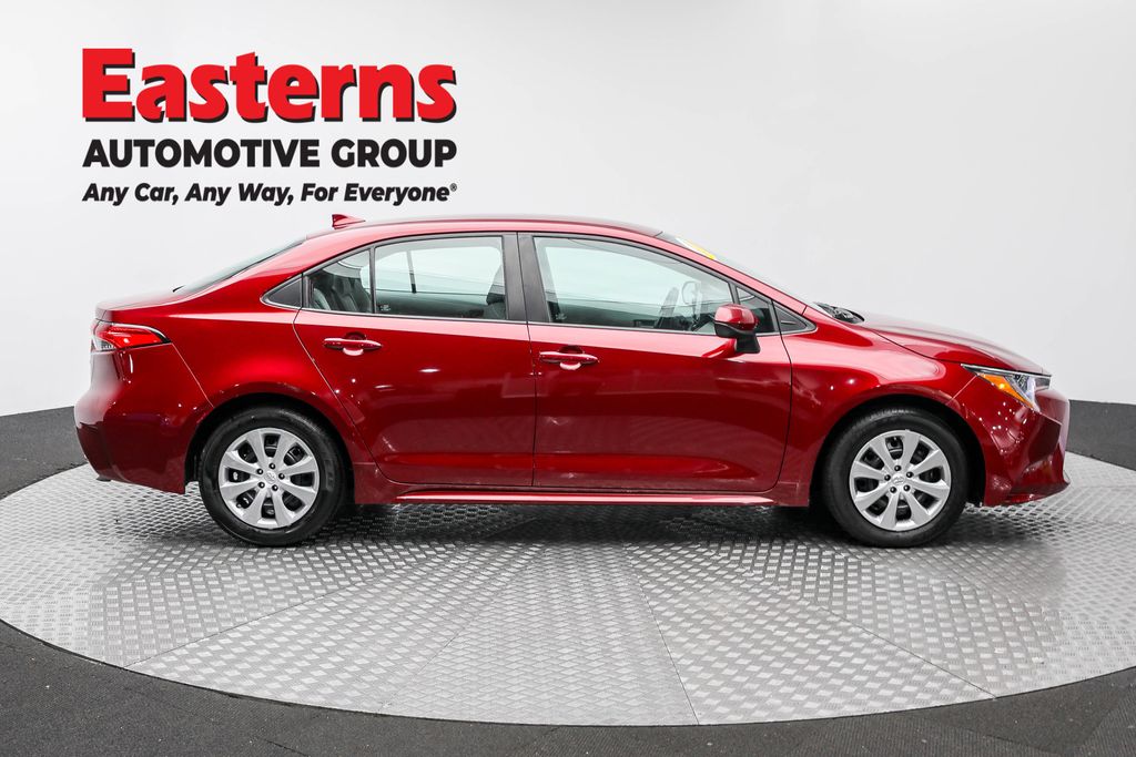 2022 Toyota Corolla LE photo 4