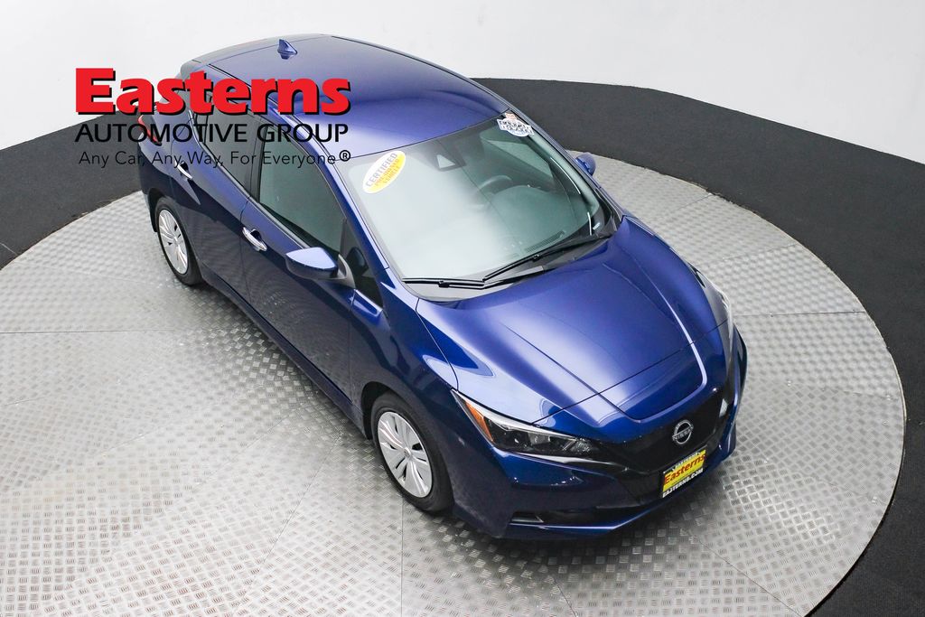 2025 Nissan Leaf S photo 3