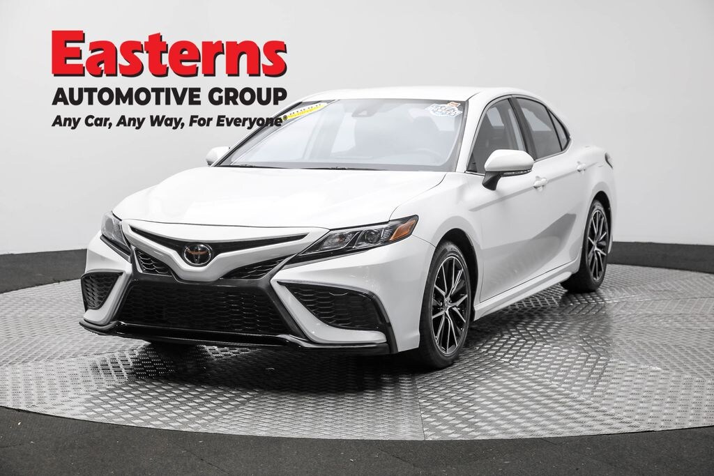 Used 2023 Toyota Camry SE Sedan