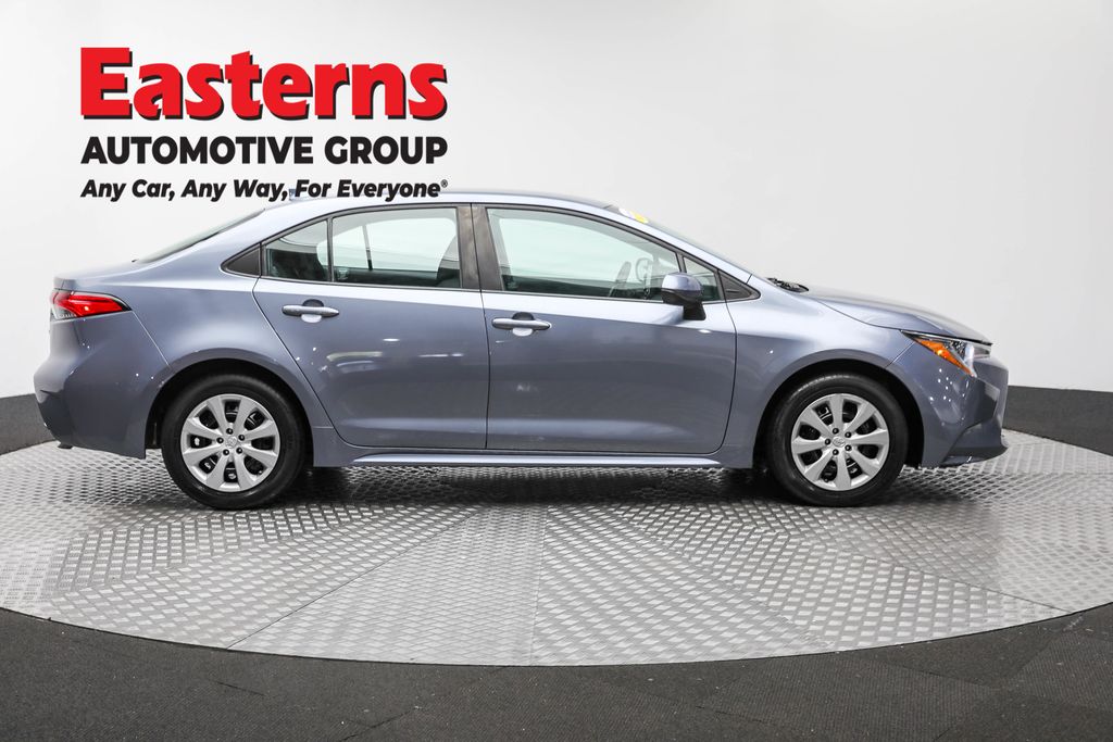 2022 Toyota Corolla LE photo 4