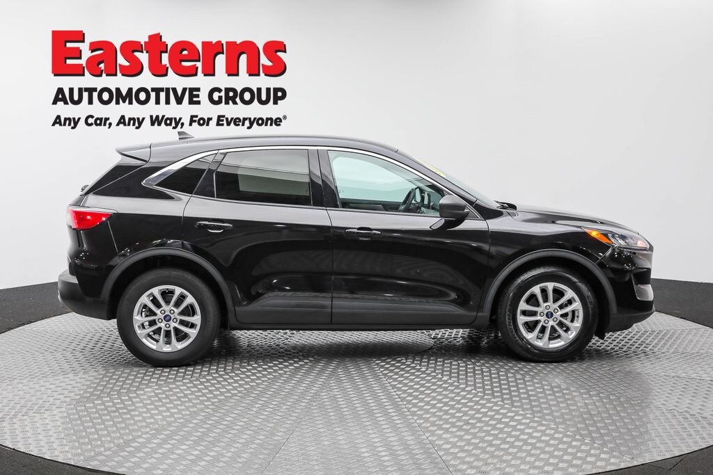 Used 2022 Ford Escape Hybrid SE SUV