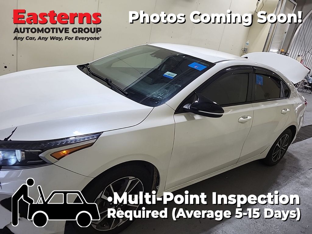2022 Kia Forte LXS AT's photo