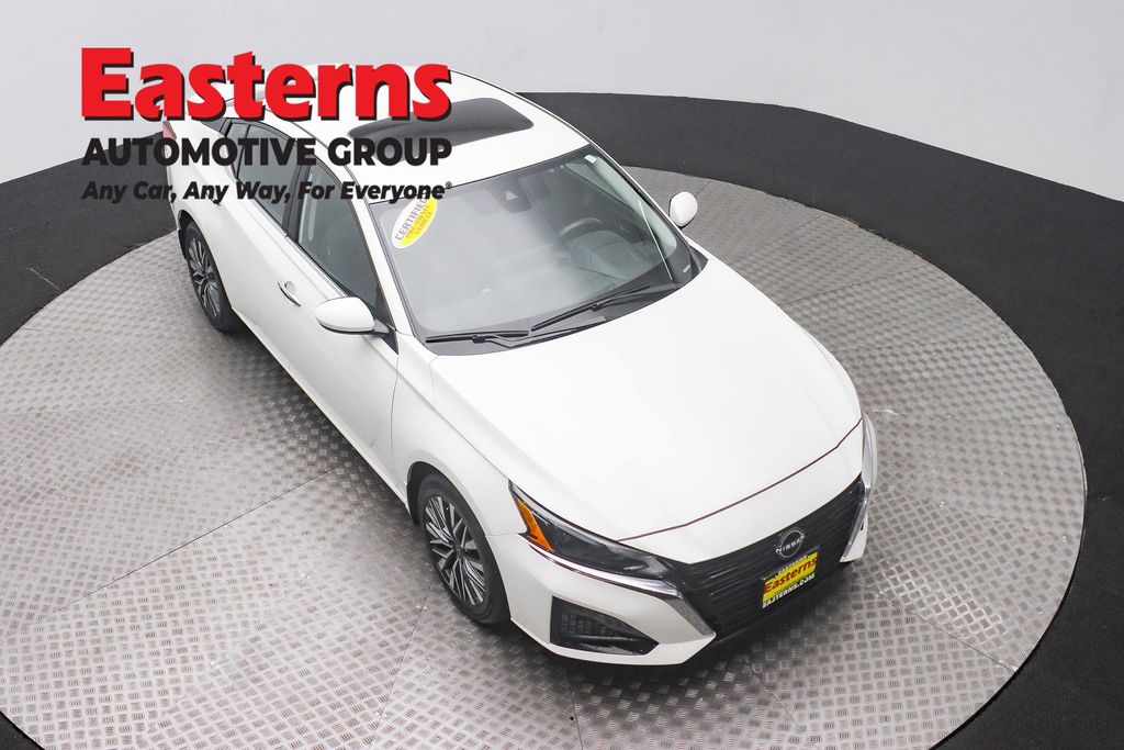 2023 Nissan Altima 2.5 SV photo 3