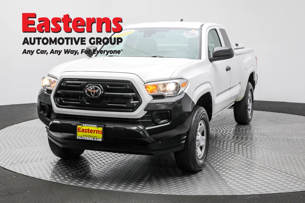 2019 Toyota Tacoma SR's photo