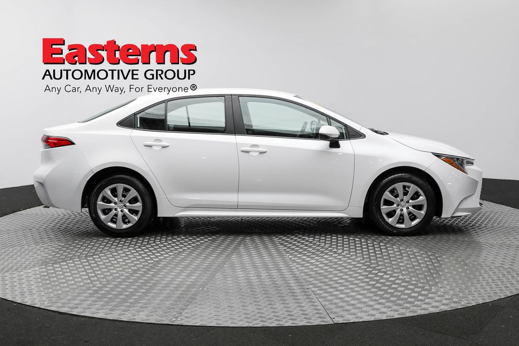 2023 Toyota Corolla LE photo 4