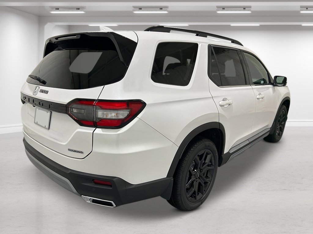 2025 Honda Pilot Touring photo 4