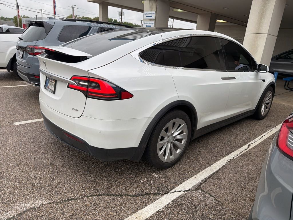 2017 Tesla Model X 75D photo 2