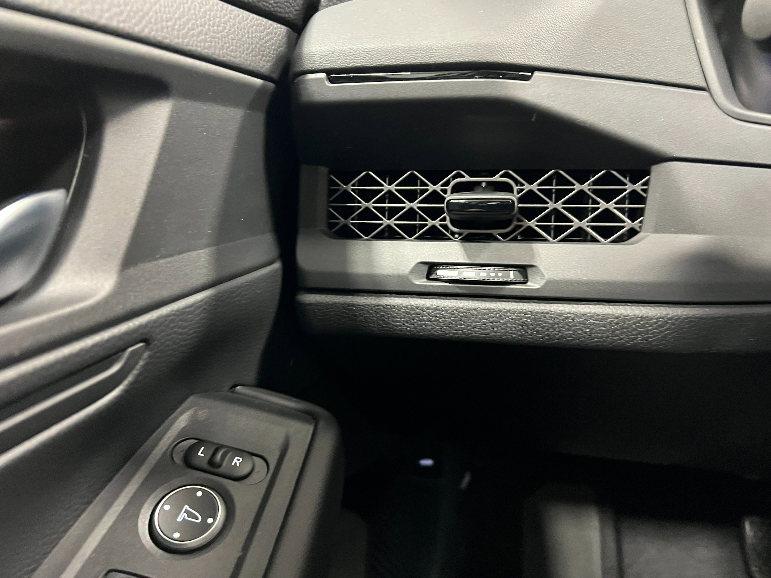 2025 Honda Accord LX - Photo 14