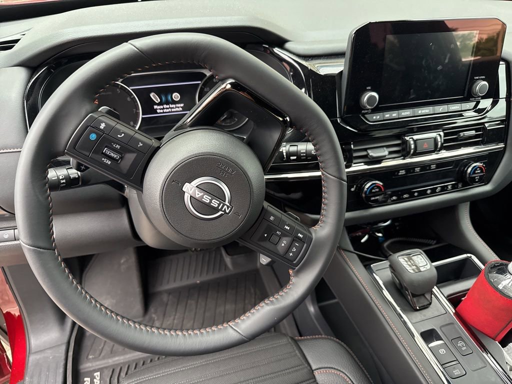 2025 Nissan Pathfinder Rock Creek photo 2