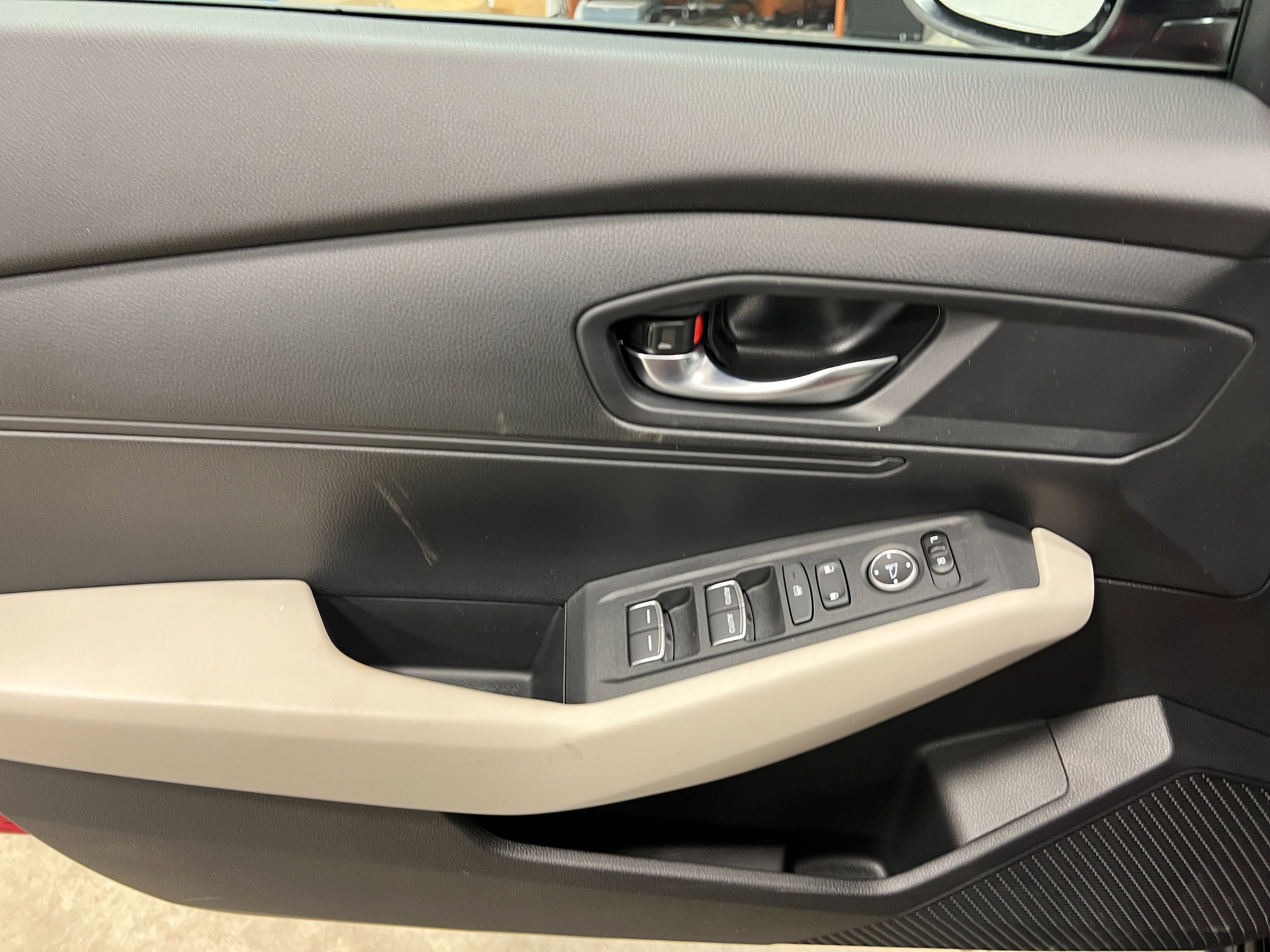 2025 Honda Accord LX - Photo 13