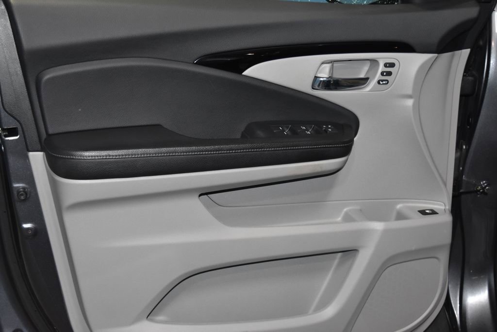 2020 Honda Ridgeline RTL-E photo 3