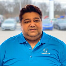 Staff member Veneet Gupta from ID_4e13c5212771