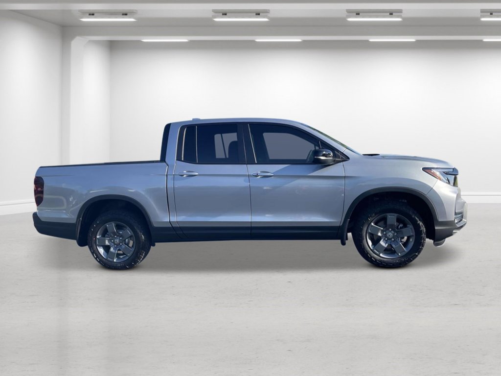2025 Honda Ridgeline TrailSport photo 2