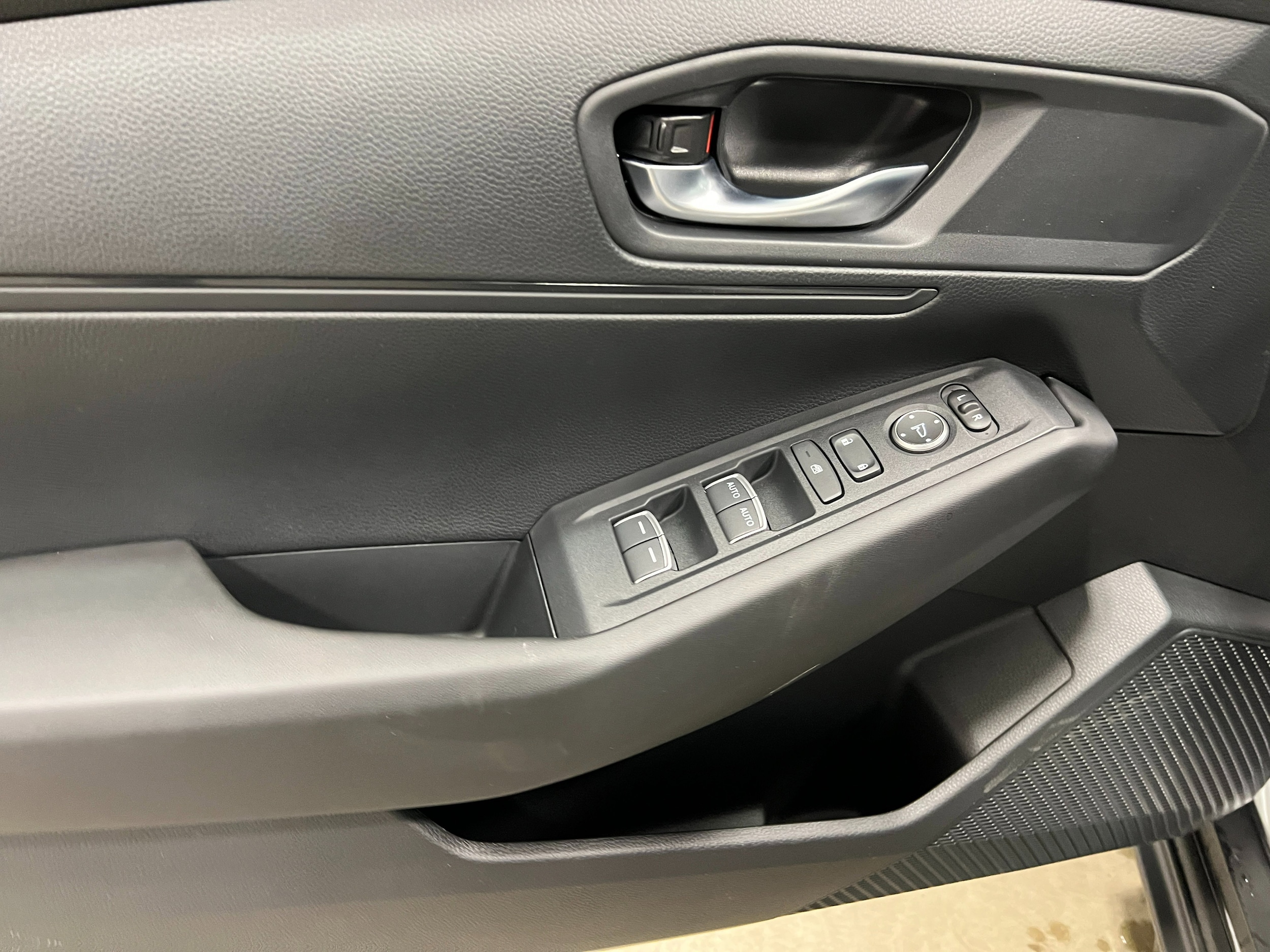 2025 Honda Accord LX - Photo 13