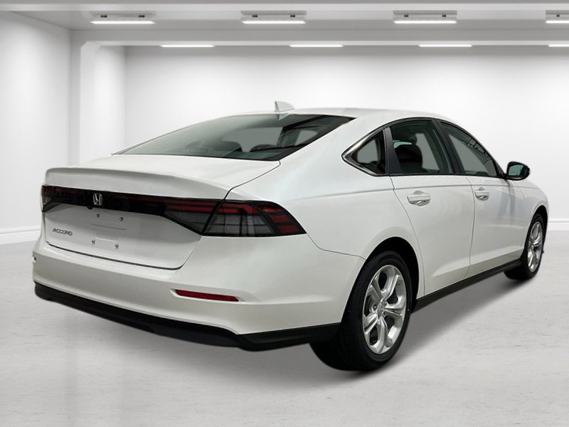 2025 Honda Accord LX photo 3