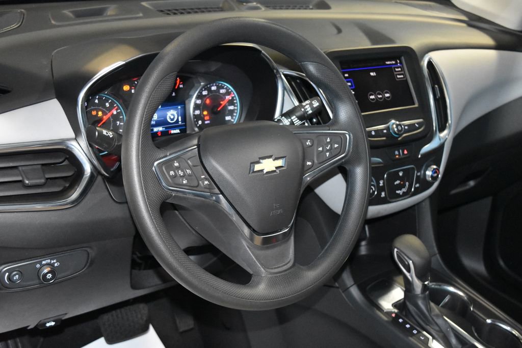 2024 Chevrolet Equinox LS photo 2