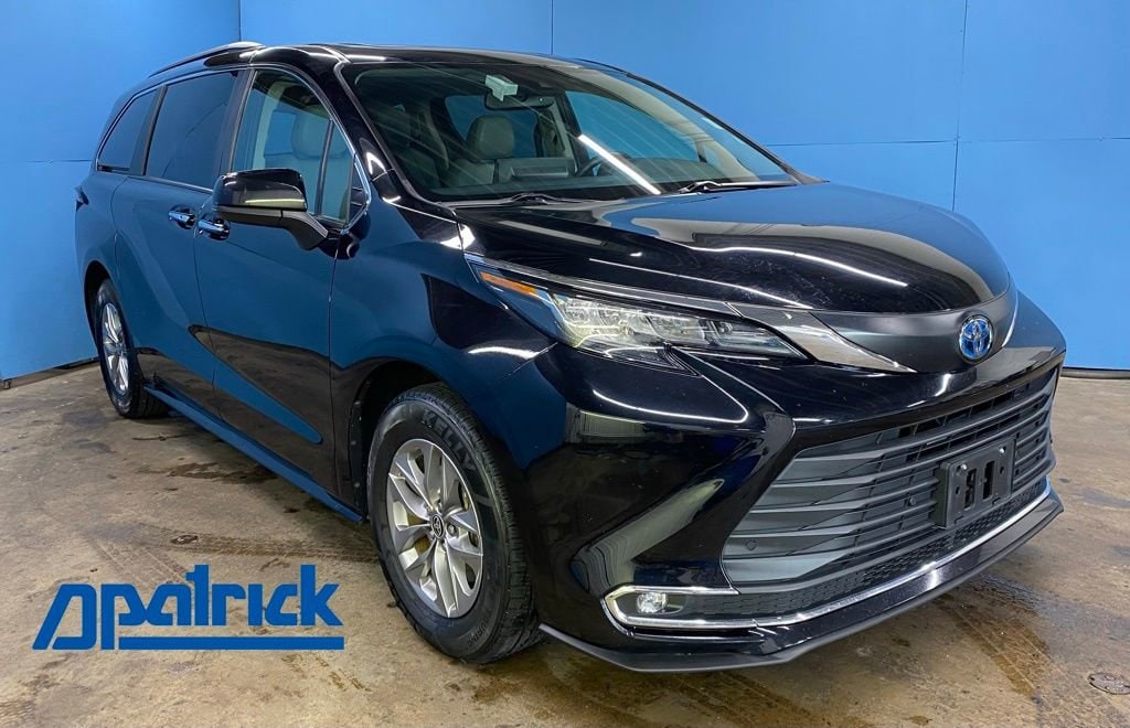 2023 Toyota Sienna XLE's photo