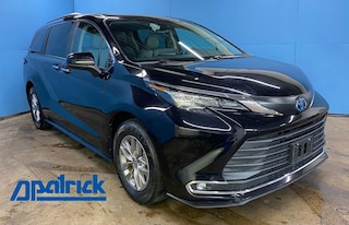 2023 Toyota Sienna XLE 4D Passenger Van