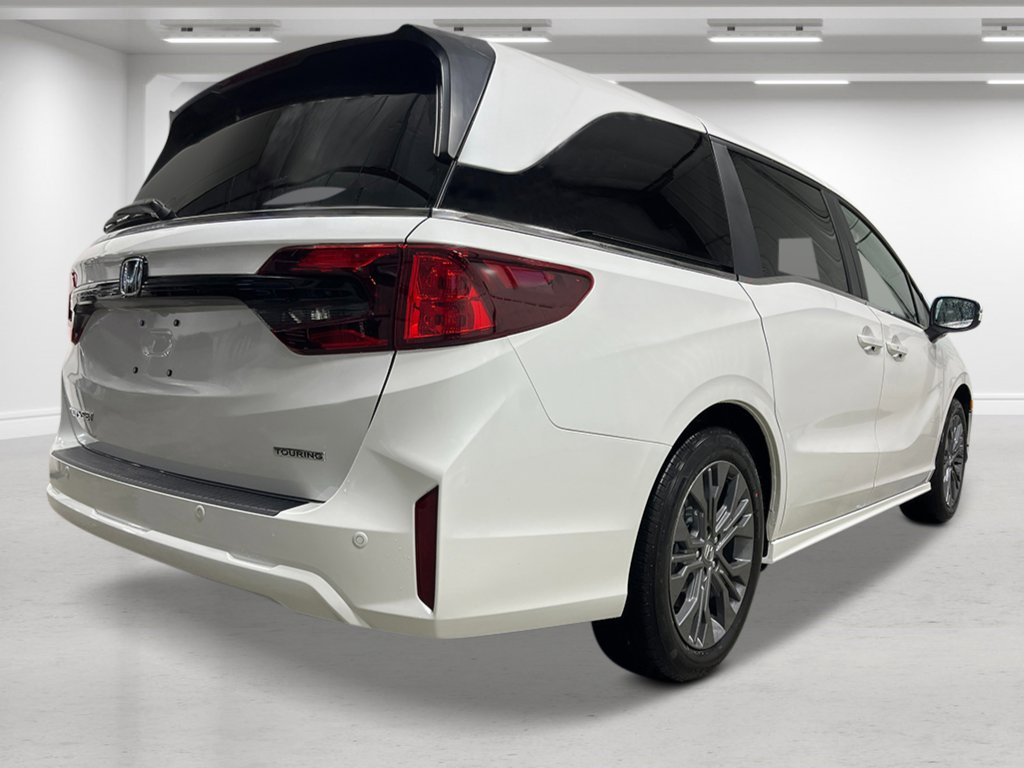 2026 Honda Odyssey Touring photo 3