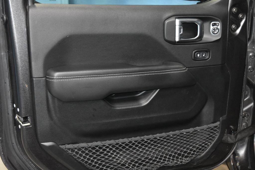 2021 Jeep Wrangler Unlimited Sahara photo 3