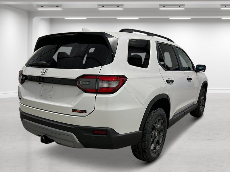 2025 Honda Pilot TrailSport photo 4
