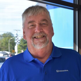 Staff member Mark Son from ID_4e13c5212771