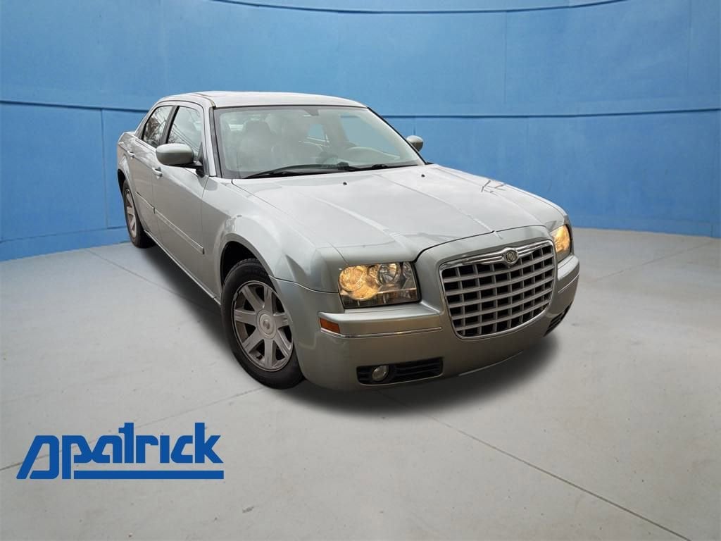 2005 Chrysler 300 Touring's photo