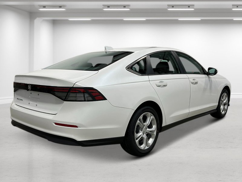 2025 Honda Accord LX photo 4
