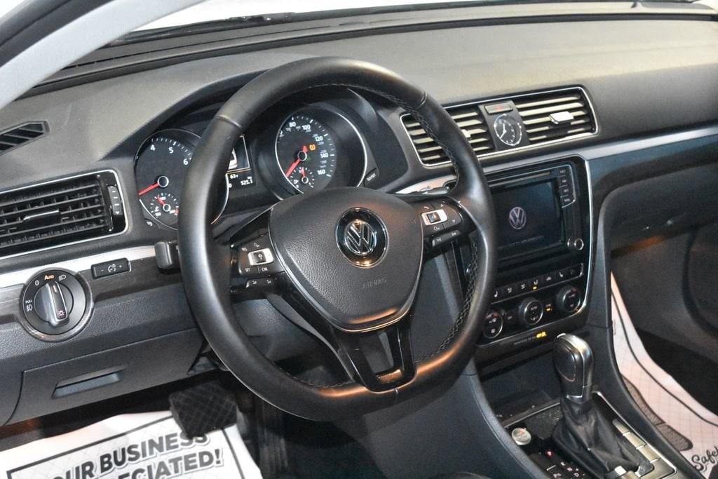 Used 2017 Volkswagen Passat SE with VIN 1VWGT7A3XHC051570 for sale in Evansville, IN