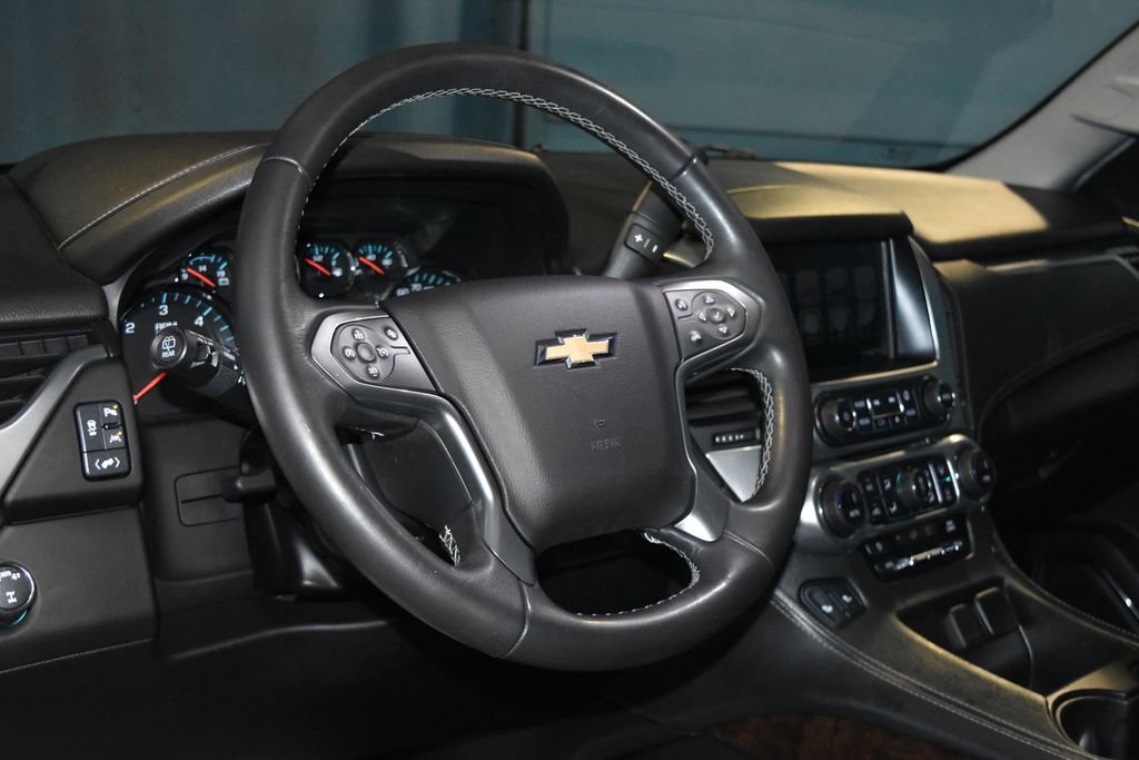 2017 Chevrolet Tahoe LT photo 2
