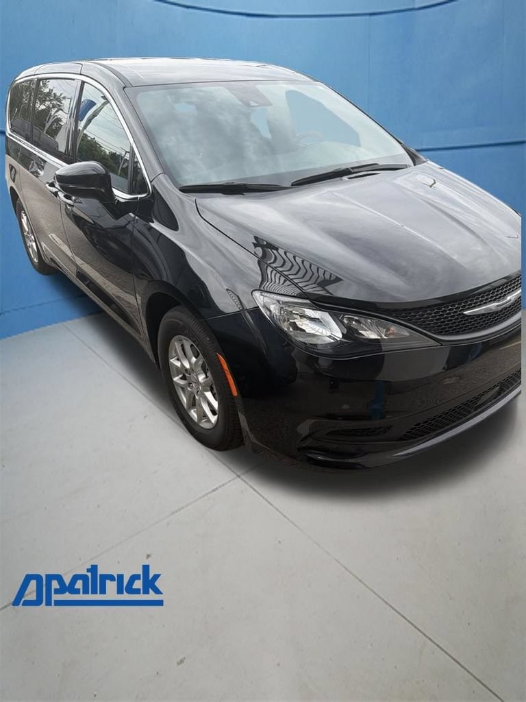 2025 Chrysler Voyager