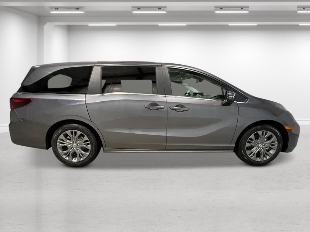 2026 Honda Odyssey Touring photo 3