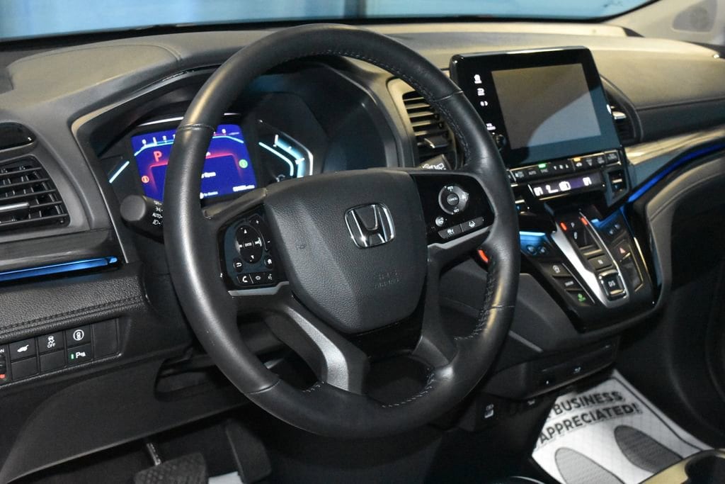Used 2024 Honda Odyssey Elite 4D Passenger Van