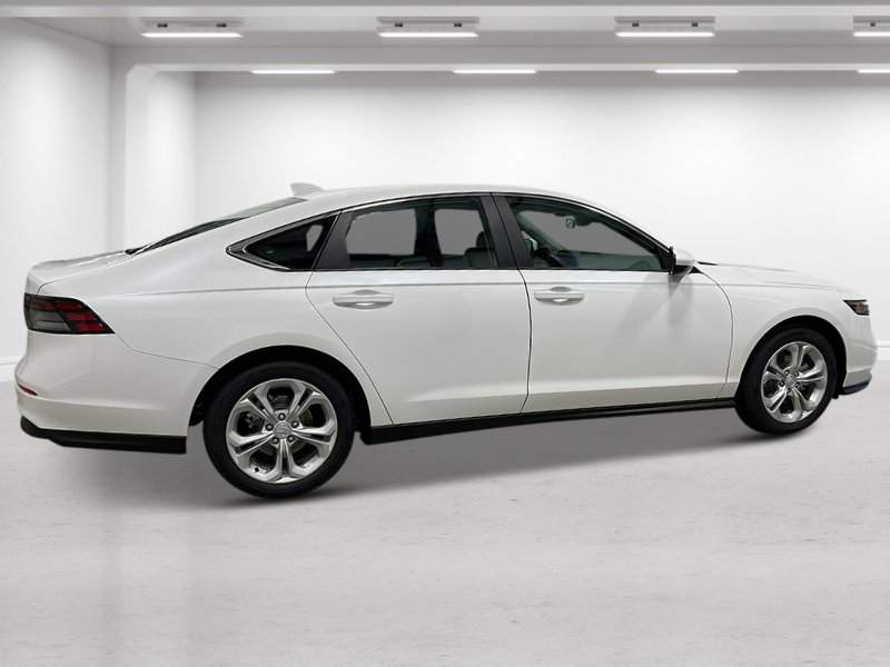 2025 Honda Accord LX photo 2
